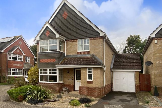 Crosshaven, Littlehampton BN17 4 bed detached house for sale