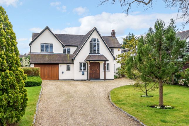 5 bed detached house