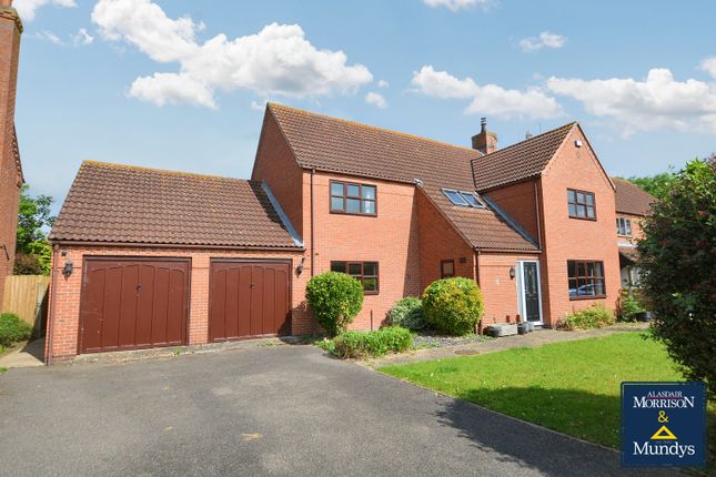 5 bed detached house