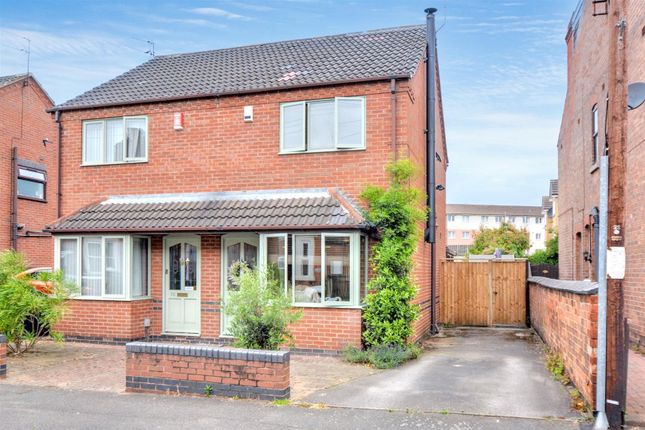 2 bedroom semi-detached house for sale