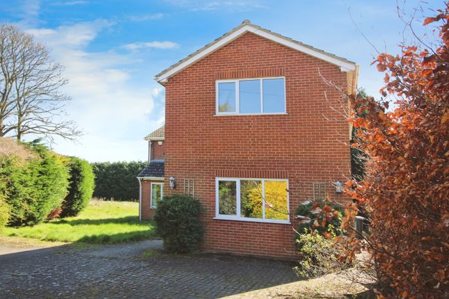 5 bed detached house