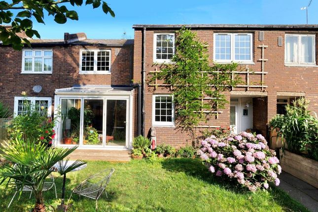 Fairfoot Road, Bow, London, E3 3 bed terraced house for sale