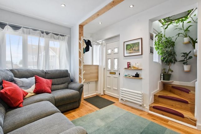 Tadworth Road, London, NW2 2 bed maisonette for sale