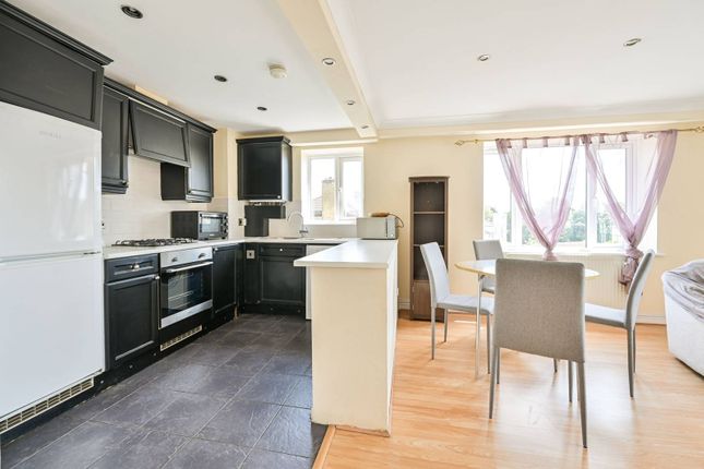 Quayside Court, Rotherhithe, London... 2 bed flat for sale