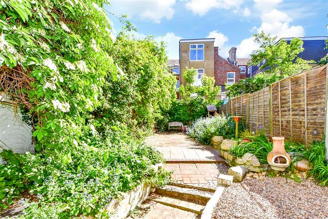 1 bedroom ground floor flat for sale