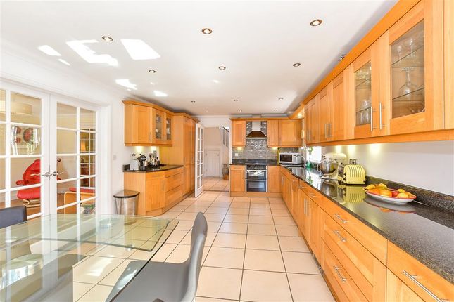 4 bed detached house
