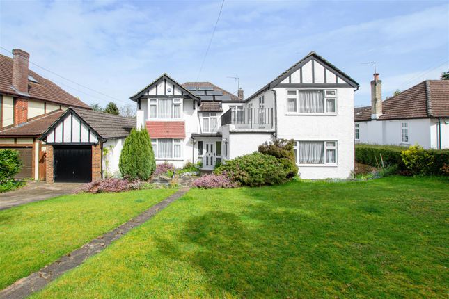 5 bed detached house