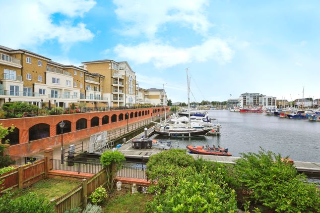 3 bed town house