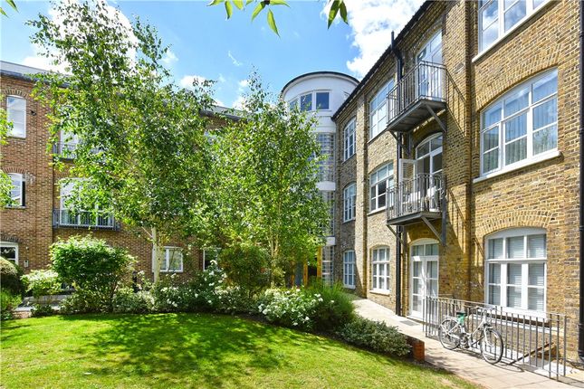 3 bedroom flat for sale