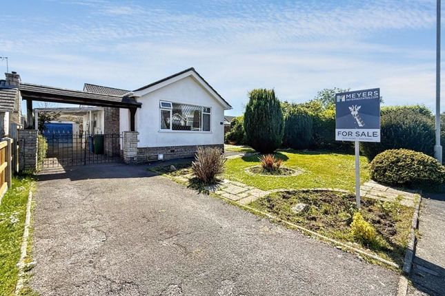 Merley Gardens, Wimborne, BH21 1TA 2 bed bungalow for sale