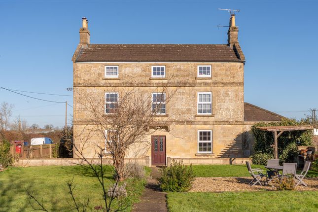 5 bed detached house
