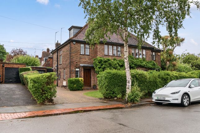 Vivian Way, Hampsted Garden Suburb... 4 bed semi