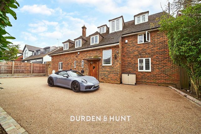 6 bed detached house