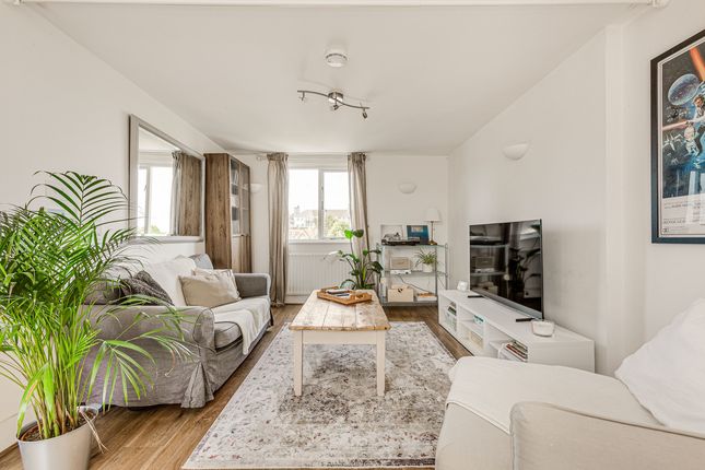 Surrey TW10 1 bed apartment for sale