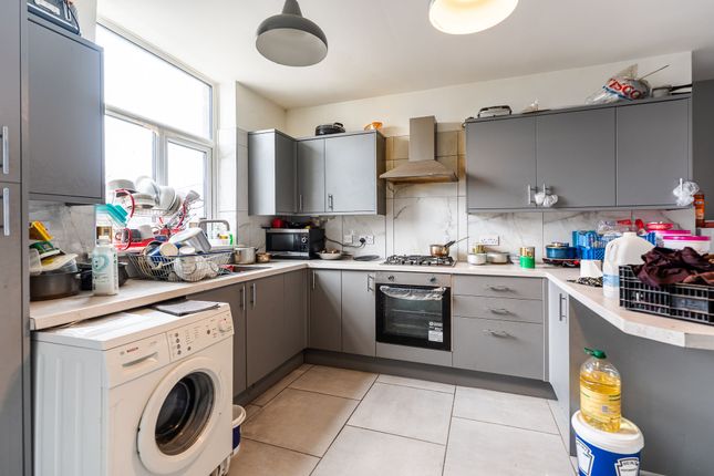 Soothill Lane, Soothill, WF17 3 bed end of terrace house for sale
