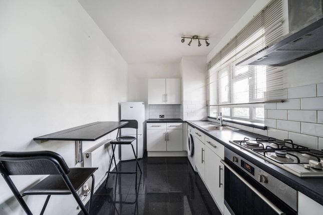 Deepdene Gardens, Brixton Hill... 2 bed flat for sale
