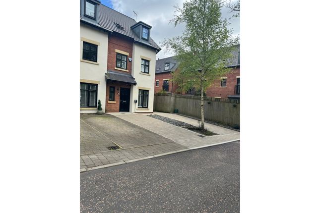 4 bedroom end of terrace house for sale