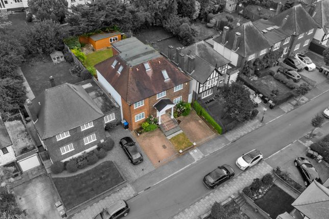 6 bedroom detached house for sale