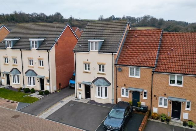 4 bed semi-detached house