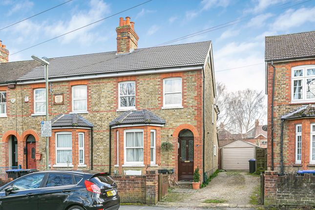 Boundary Road, Woking, Surrey, GU21 3 bed end of terrace house for sale