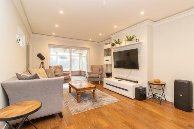 3 bed detached house