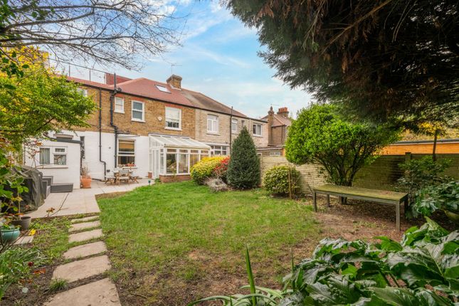 Lower Richmond Road, East Sheen, London 3 bed flat for sale