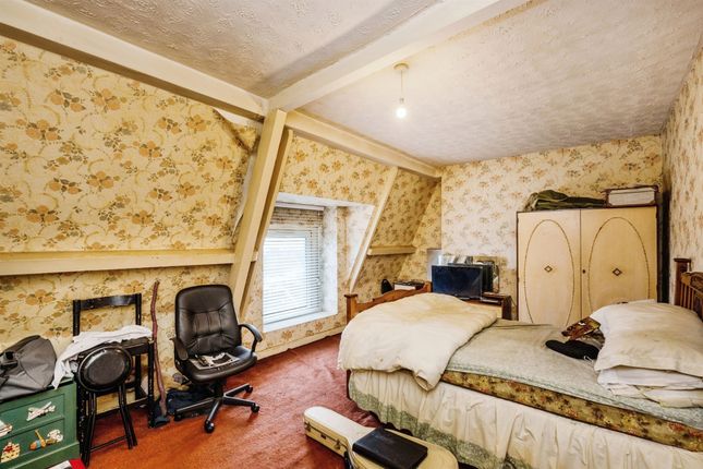 4 bedroom terraced house for sale