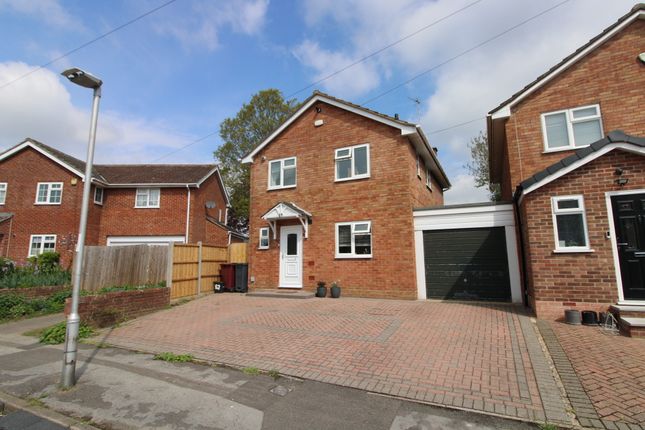 3 bedroom link detached house for sale