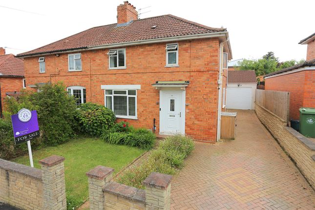 Immaculate semi det 3 bed house with... 4 bed semi