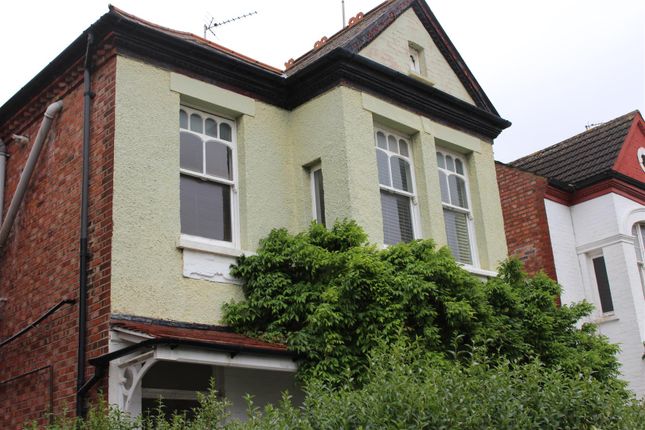 Melrose Avenue, London 2 bed apartment for sale