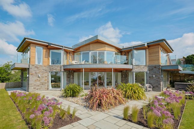 4 bed detached house
