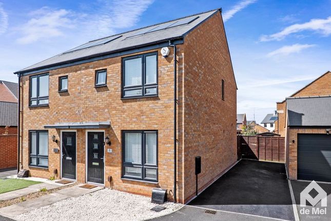2 bedroom semi-detached house for sale