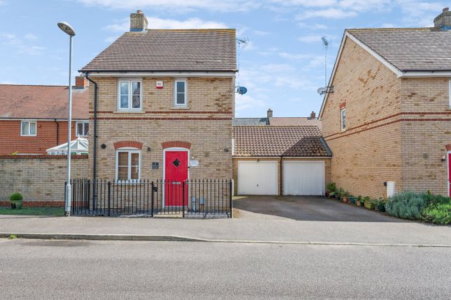 3 bedroom link detached house for sale
