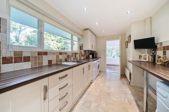 High View Road, Lightwater GU18 4 bed detached bungalow for sale