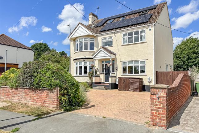 6 bed detached house