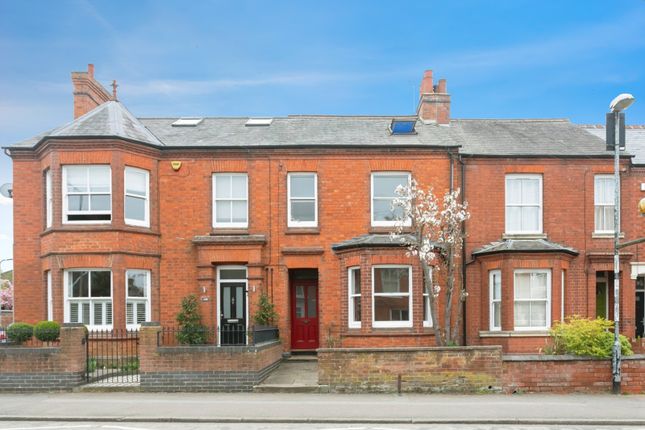 4 bed detached house