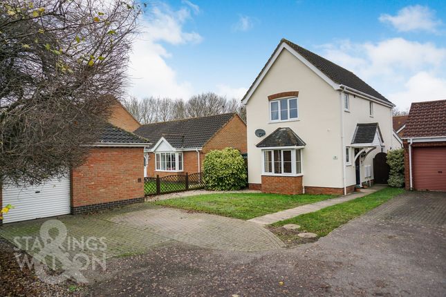Holly Blue Road, Wymondham 3 bed detached house for sale