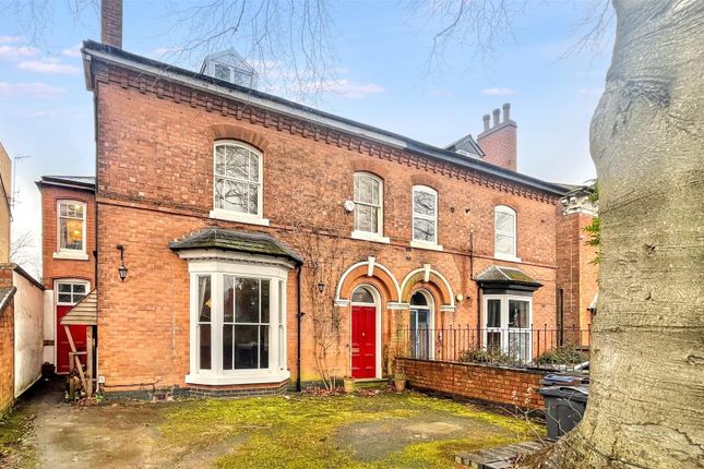 5 bedroom semi-detached house for sale