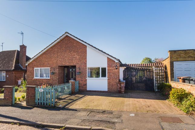 Albert Road, Finedon NN9 3 bed detached bungalow for sale