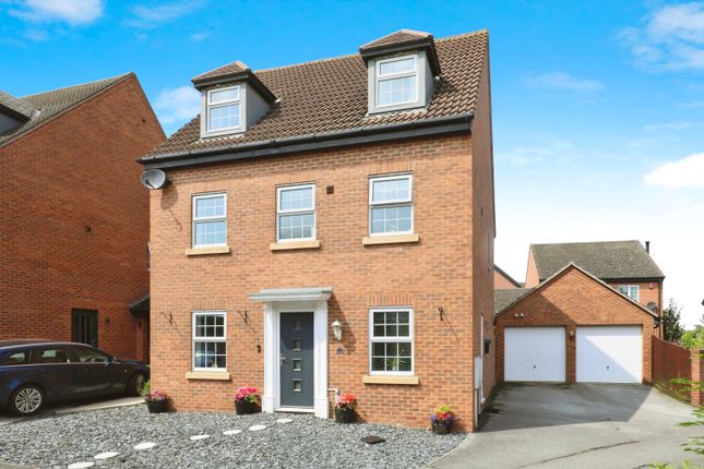 5 bed detached house