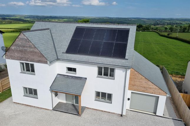 5 bed detached house