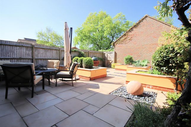Luton Road, Toddington, Dunstable 4 bed end of terrace house for sale