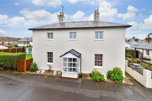 6 bed detached house