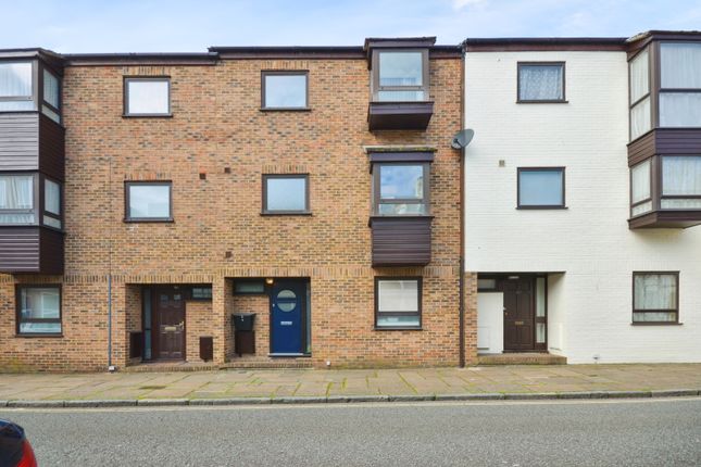 3 bedroom town house for sale