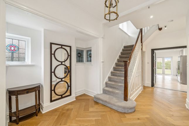 5 bedroom semi-detached house for sale