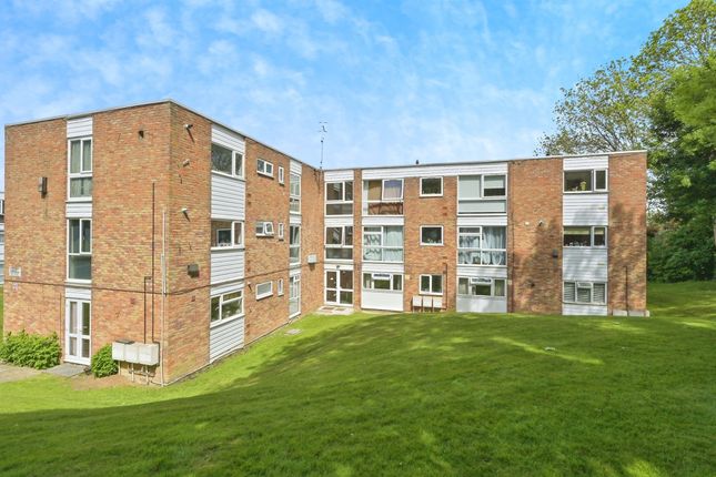 1 bedroom ground floor flat for sale