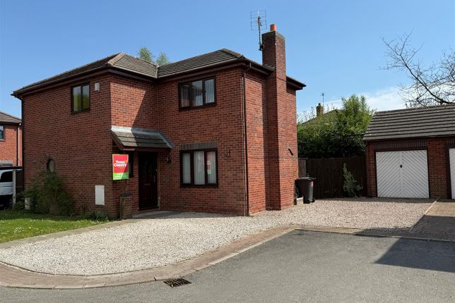 Maes Yr Ysgol, Chirk 3 bed detached house for sale