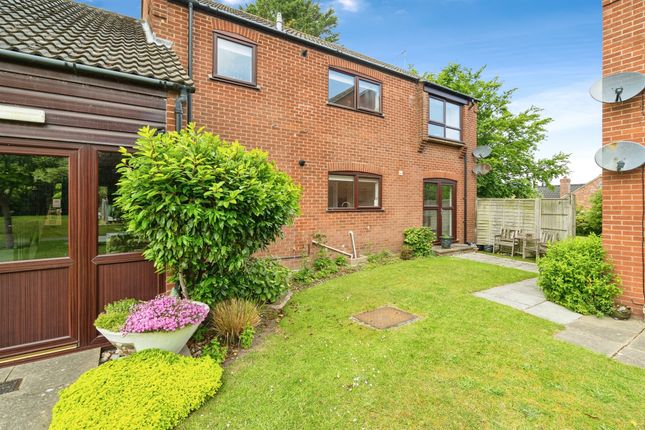 2 bedroom ground floor flat for sale