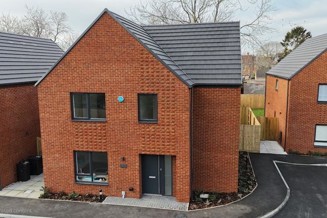 3 bed detached house