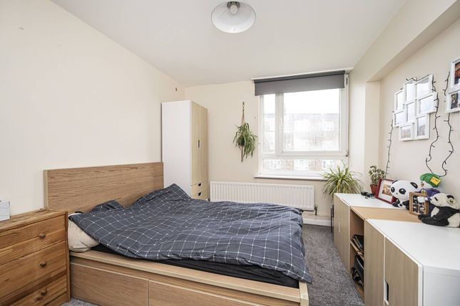 Bryant Court, Whiston Road... 2 bed flat for sale